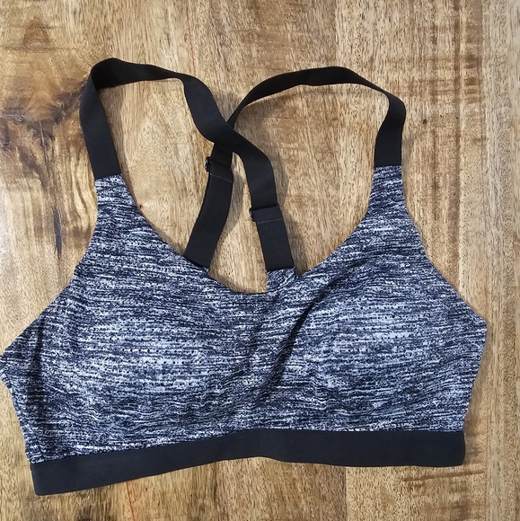 Six Victoria Secret Sports Bras 32C - Picture 10 of 16